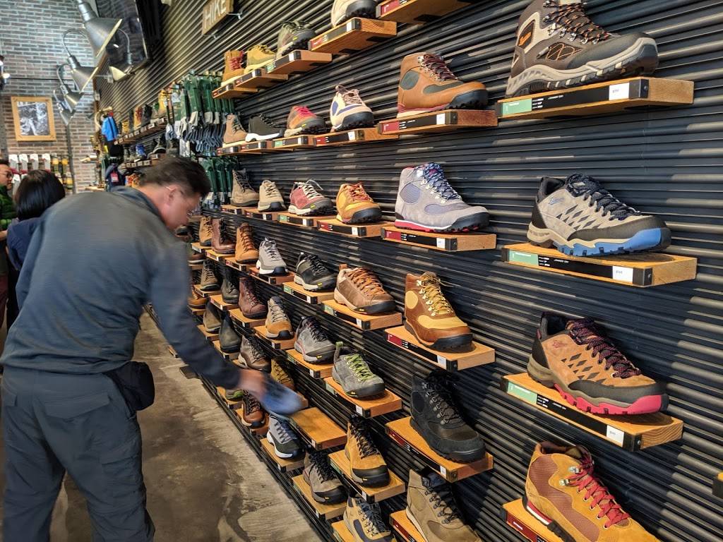 Danner | 829 N 10th St, Renton, WA 98057, USA | Phone: (425) 226-6338