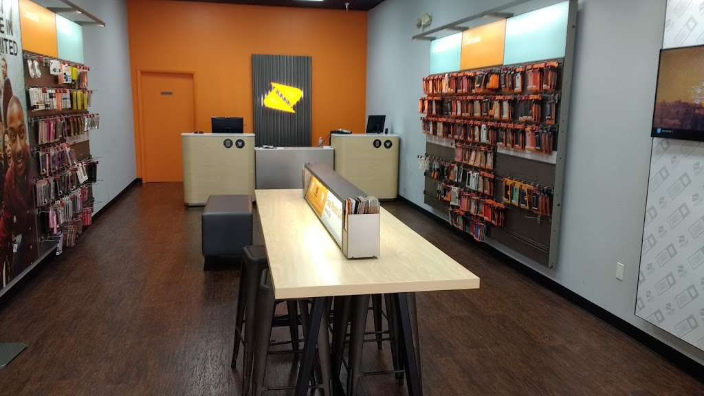 Boost Mobile | 2370 W Oak Ridge Rd, Orlando, FL 32809, USA | Phone: (407) 851-7779