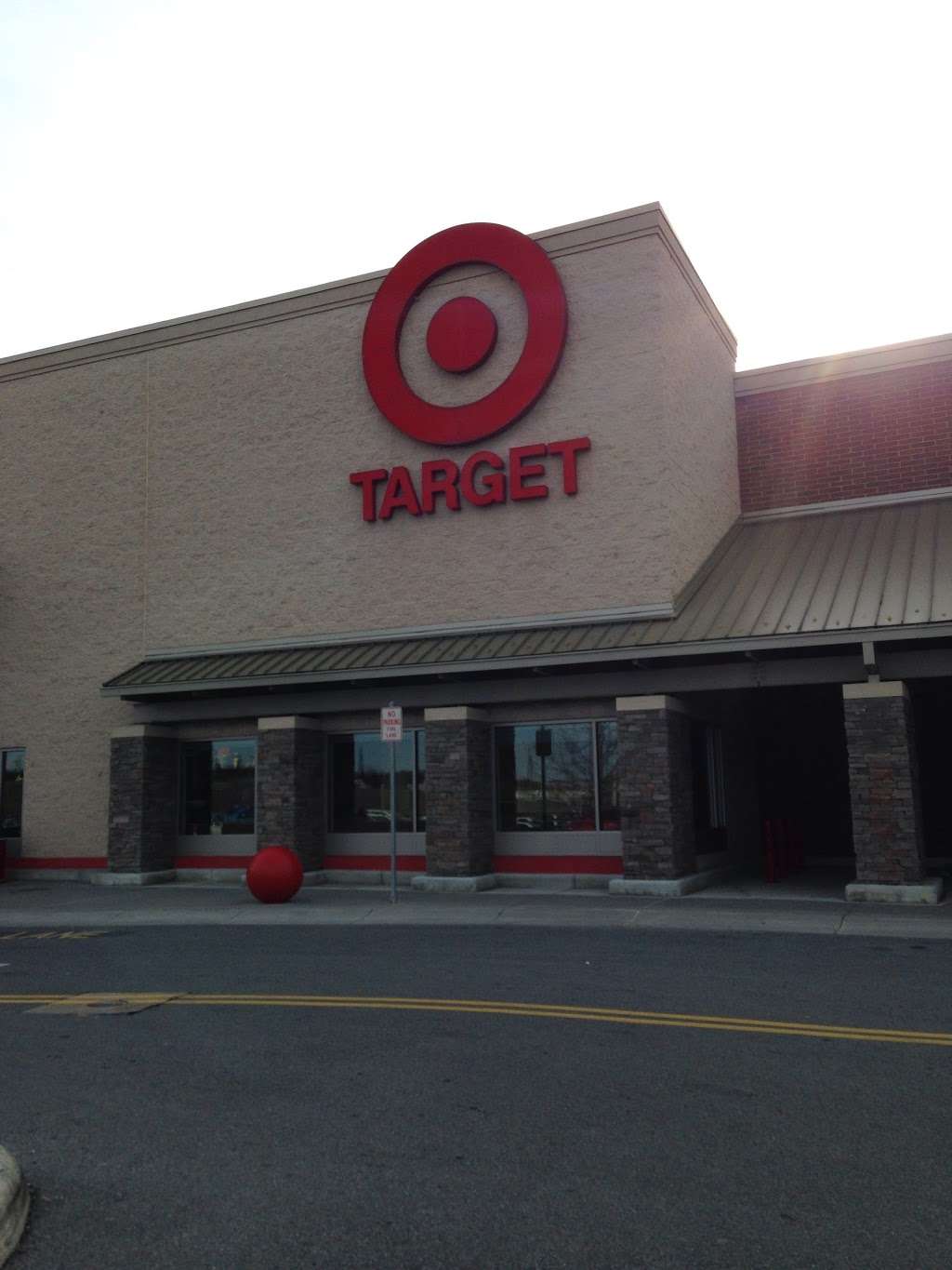 Target | 10 Crooked Run Plaza, Front Royal, VA 22630, USA | Phone: (540) 631-3290