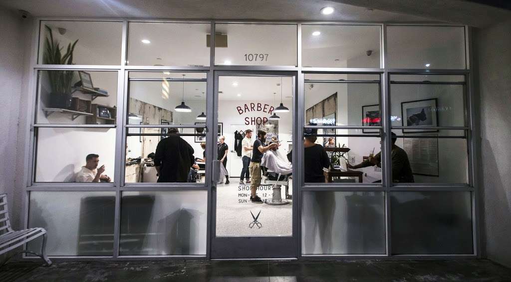 Blind Barber | 948 W Fulton Market, Chicago, IL 60607, USA | Phone: (312) 405-9929