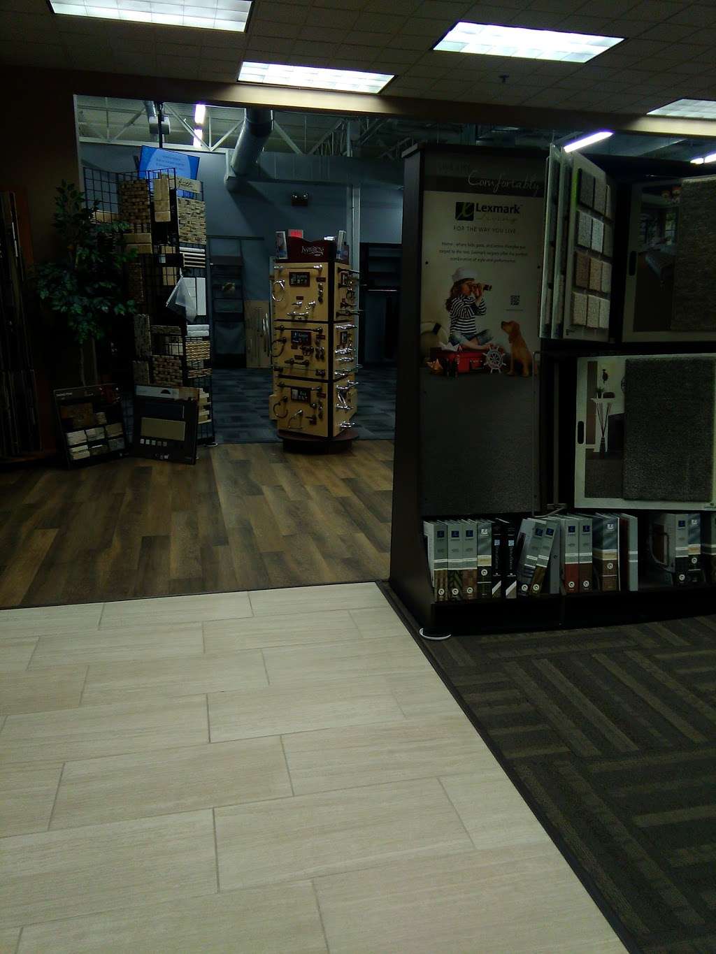 Big Bobs Flooring of Fox Valley | 200 Alder Dr, North Aurora, IL 60542, USA | Phone: (630) 897-9600