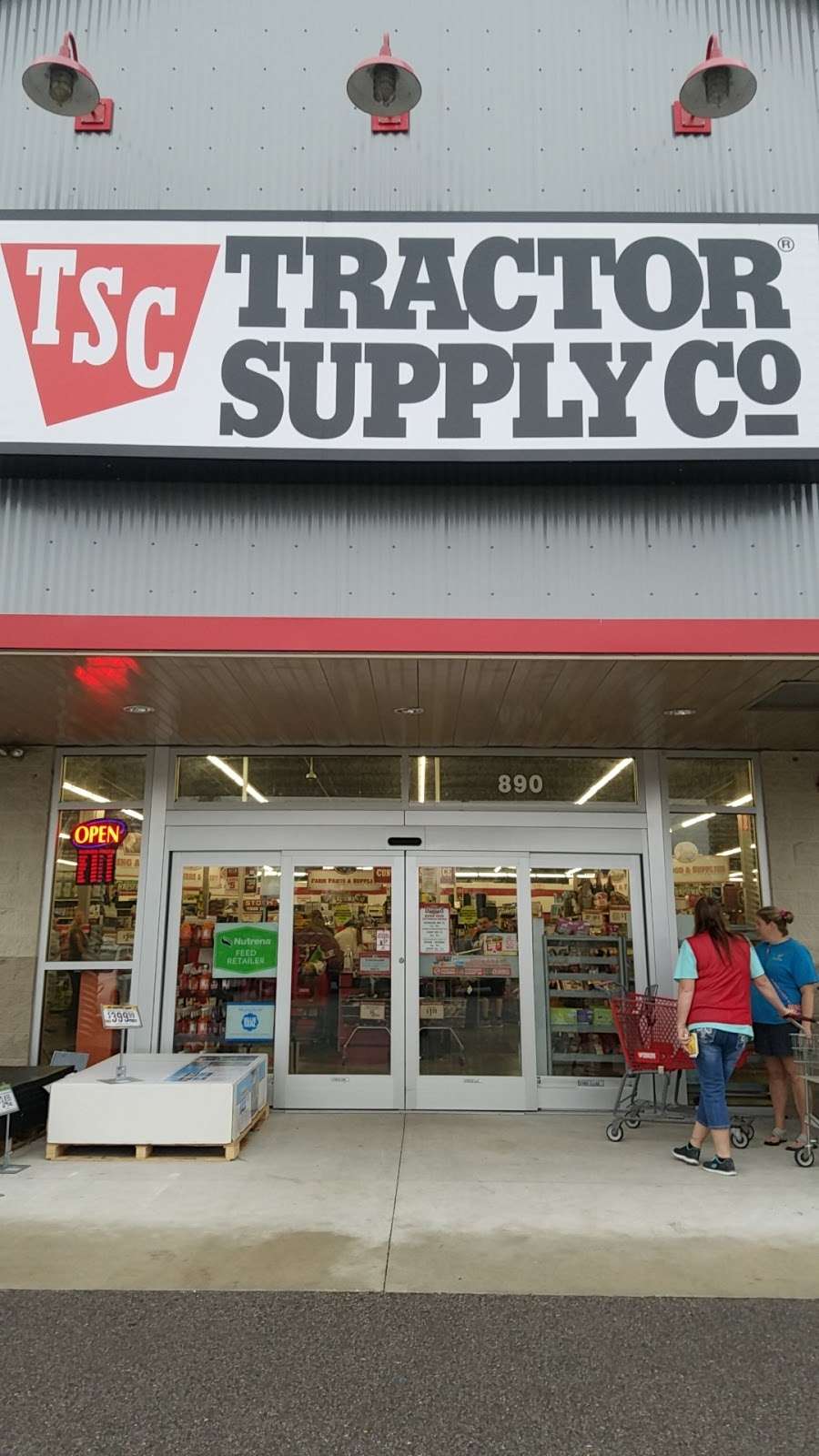 Tractor Supply Co. | 890 North, State Rd 415, Osteen, FL 32764, USA | Phone: (407) 268-3844