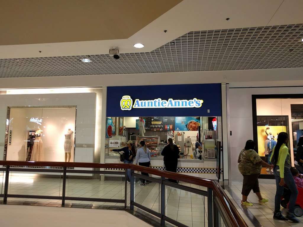 Auntie Annes | 7501 W Cermak Rd, North Riverside, IL 60546, USA | Phone: (708) 442-5053