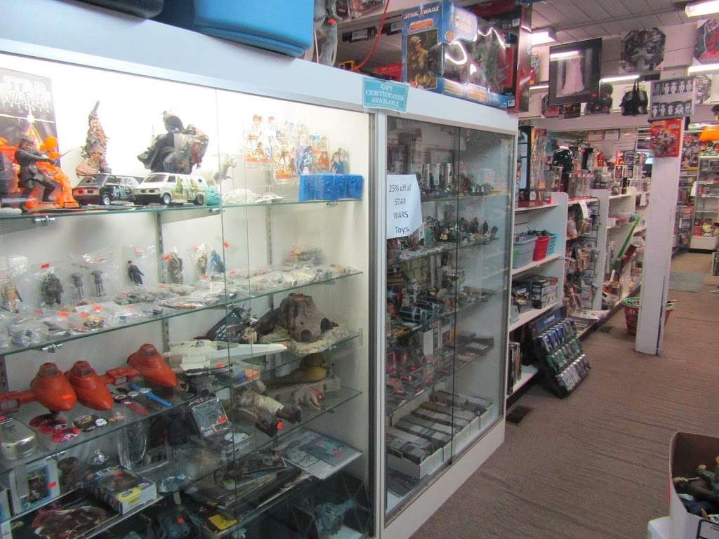 Me & Dads Collectibles | 720 E State St, Geneva, IL 60134, USA | Phone: (630) 845-9291