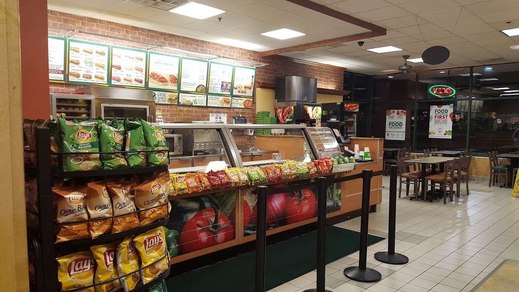 Subway Restaurants | 275 S Randall Rd, Elgin, IL 60123, USA | Phone: (847) 608-4220