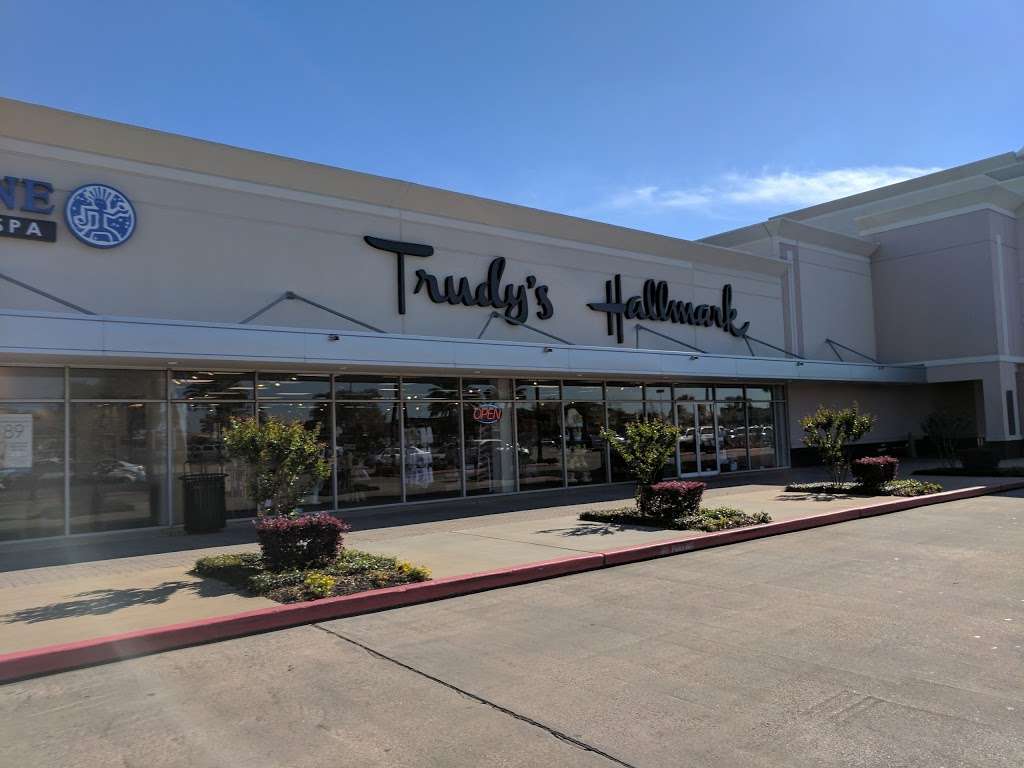 Trudys Hallmark Shop | 3112 TX-35 Loop, Alvin, TX 77511, USA | Phone: (281) 331-1611