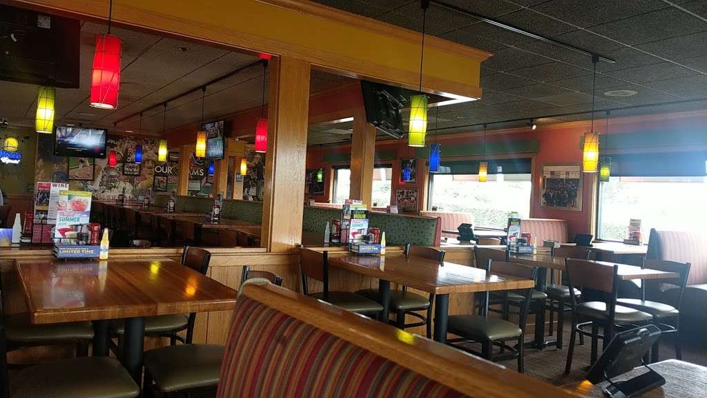 Applebees Grill + Bar | 1369 Fitzgerald Dr, Pinole, CA 94564, USA | Phone: (510) 243-0400