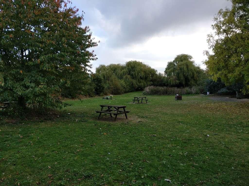 Broadditch Pond | Southfleet, Gravesend DA13 9PU, UK