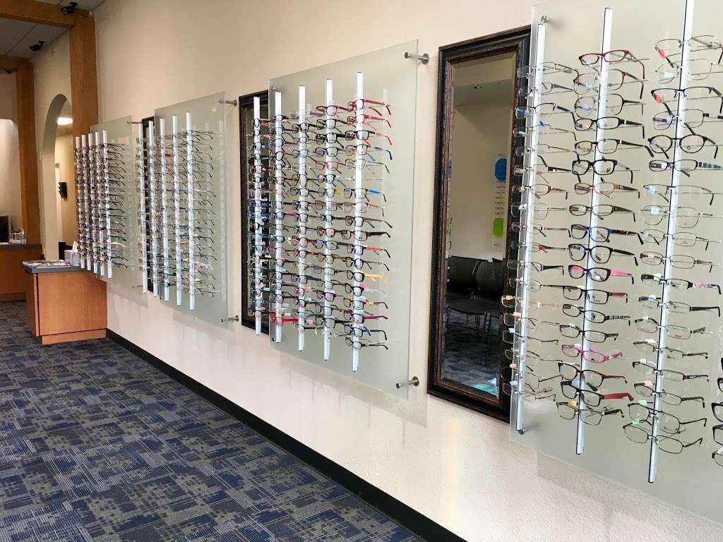 Optical Outlets | 1025 Oviedo Mall Boulevard, Oviedo, FL 32765, USA | Phone: (407) 977-3100