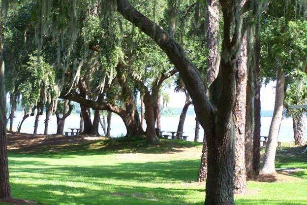 Big Lake Village | 12701 SE Sunset Harbor Rd, Weirsdale, FL 32195, USA | Phone: (352) 821-4887