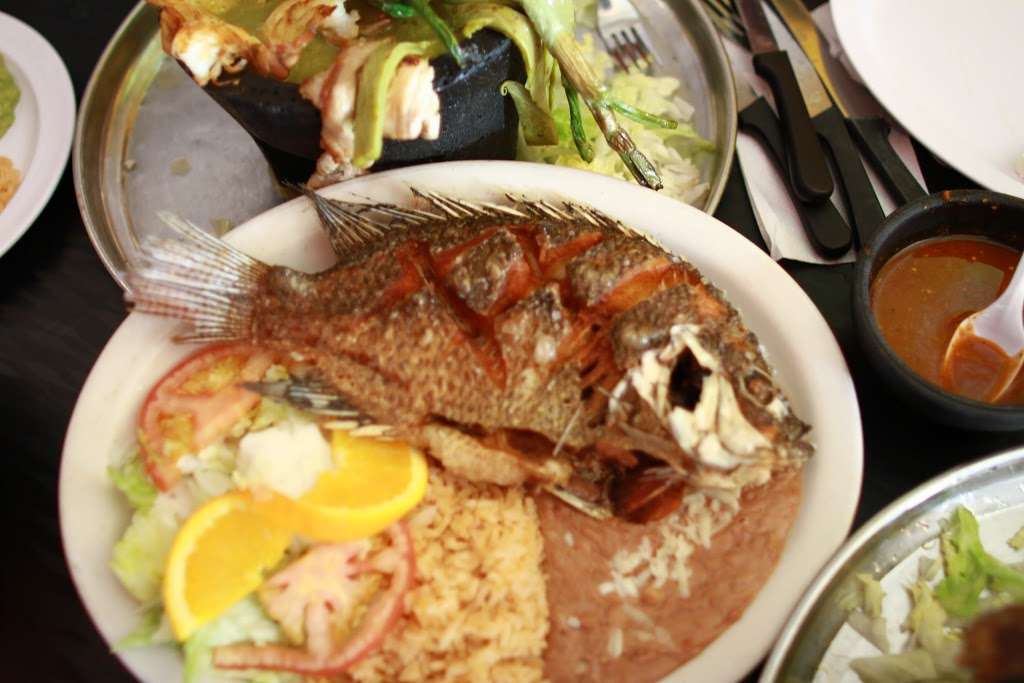 Mariscos Puerto Escondido | 3740 Whittier Blvd, Los Angeles, CA 90023, USA | Phone: (323) 262-7678