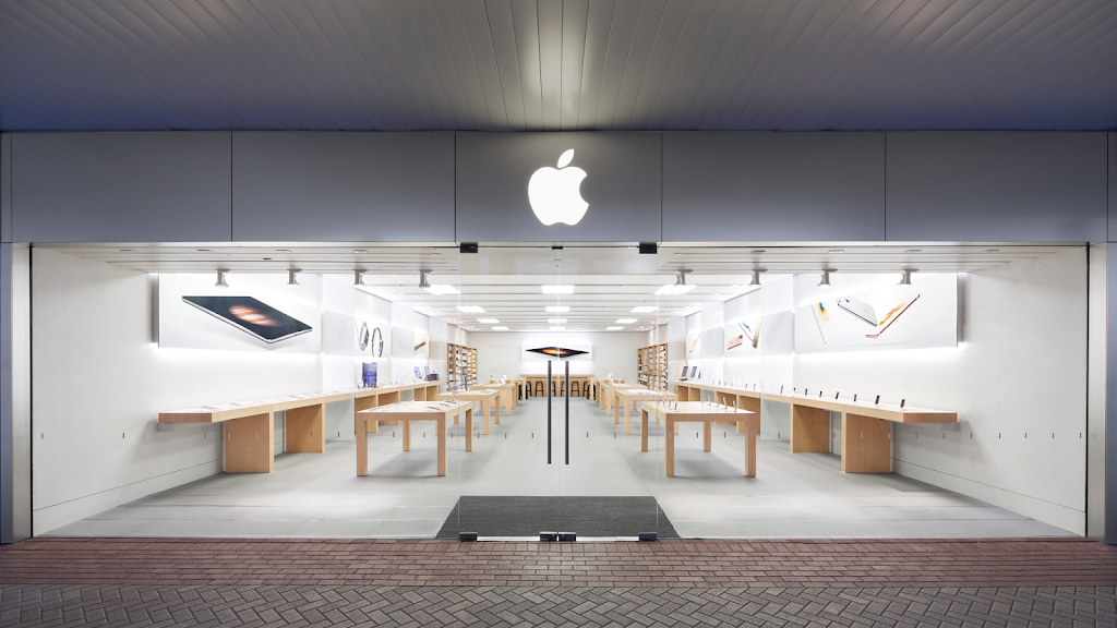 Apple Old Orchard | 4999 Old Orchard Shopping Center, Skokie, IL 60077, USA | Phone: (847) 983-9230