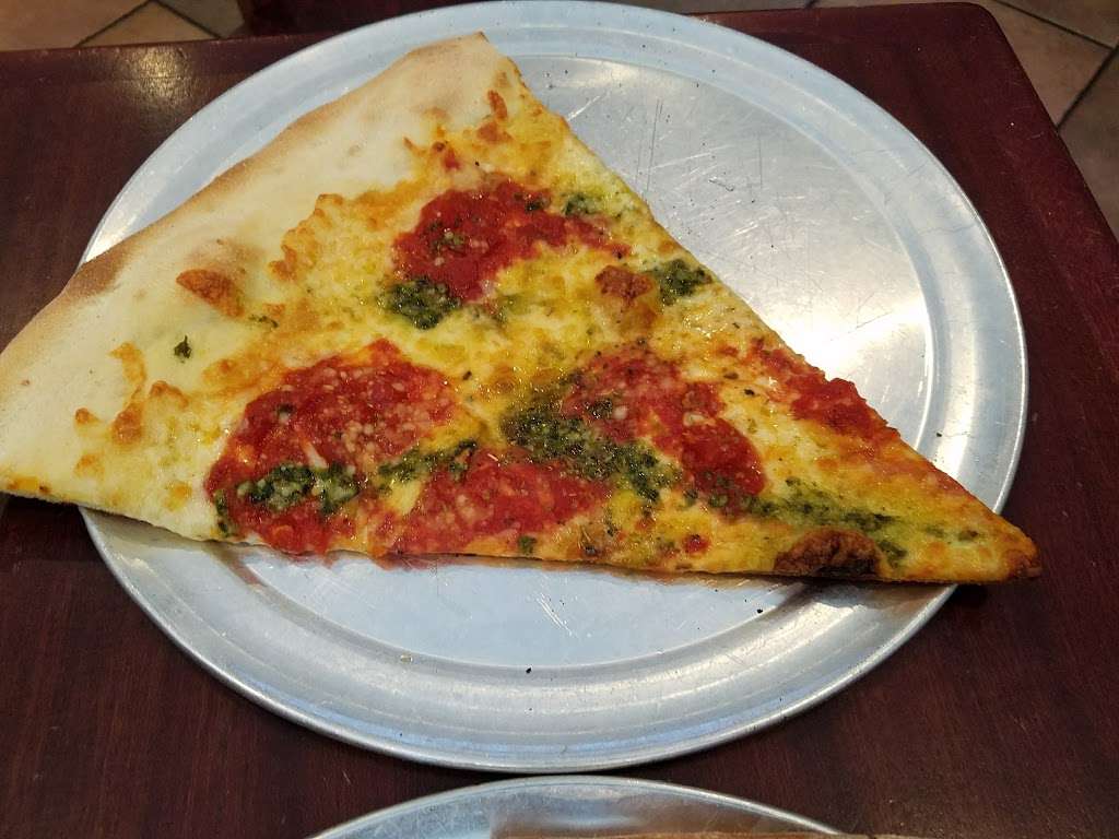 Maurizios Pizzeria & Italian | 4215 E Black Horse Pike, Mays Landing, NJ 08330, USA | Phone: (609) 645-0028