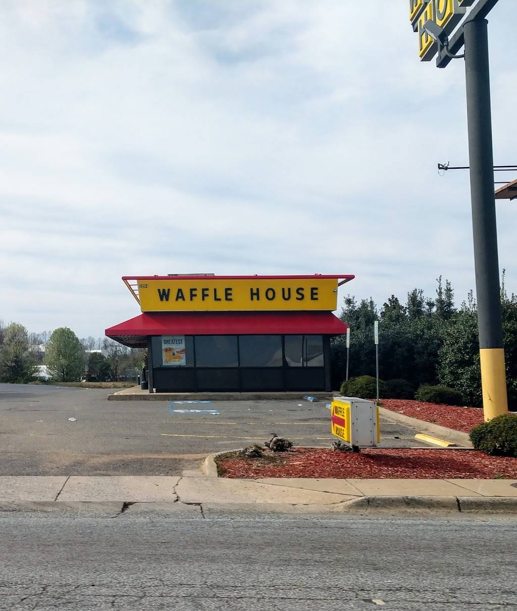 Waffle House | 3204 W Gate City Blvd, Greensboro, NC 27407, USA | Phone: (336) 294-3556