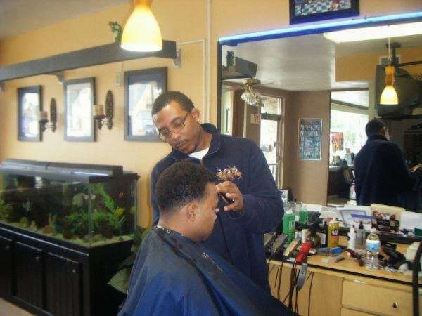 Daves Cut Above Barber Shop | 416 W 144th St, Riverdale, IL 60827, USA | Phone: (708) 201-8141