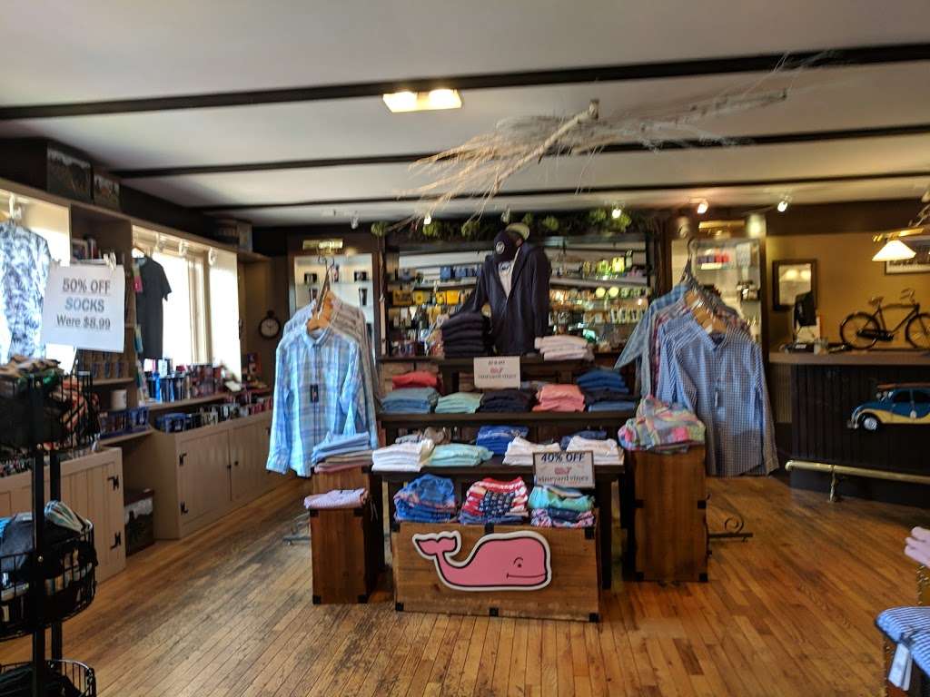 The Den | 67 Peddlers Village, Lahaska, PA 18931, USA | Phone: (215) 794-8493