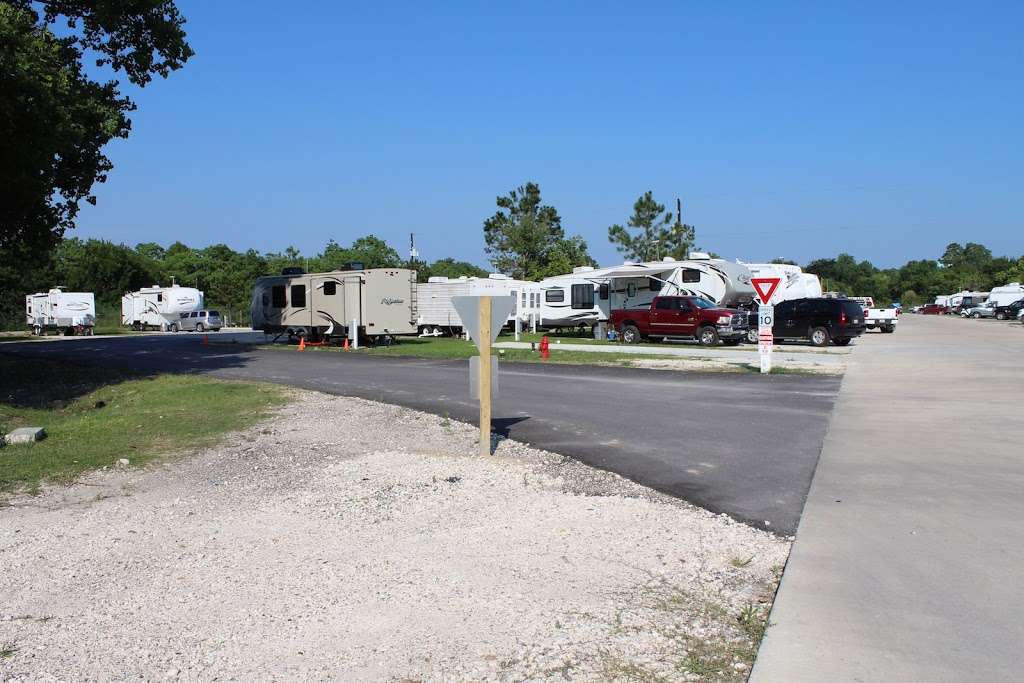 Gordy Road RV Park | 715 Gordy Rd, Bacliff, TX 77518, USA | Phone: (281) 549-6734