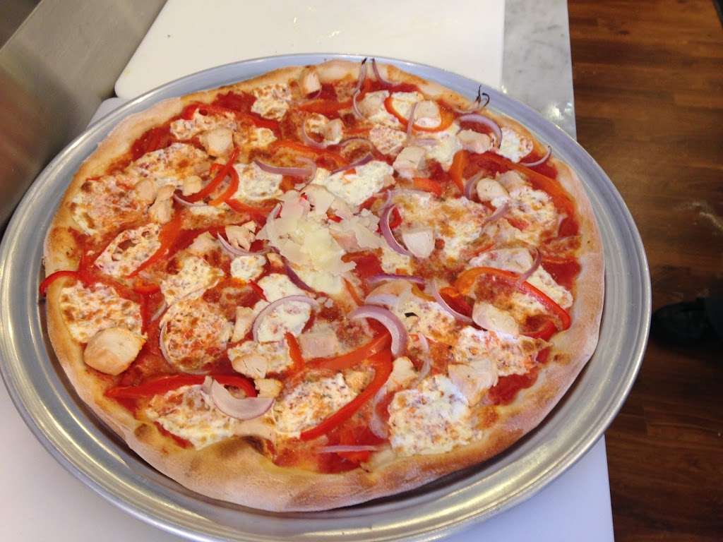 Amazing Pizza & More | 102 Webb St, At Collins Cove Beach, Salem, MA 01970, USA | Phone: (978) 744-9464