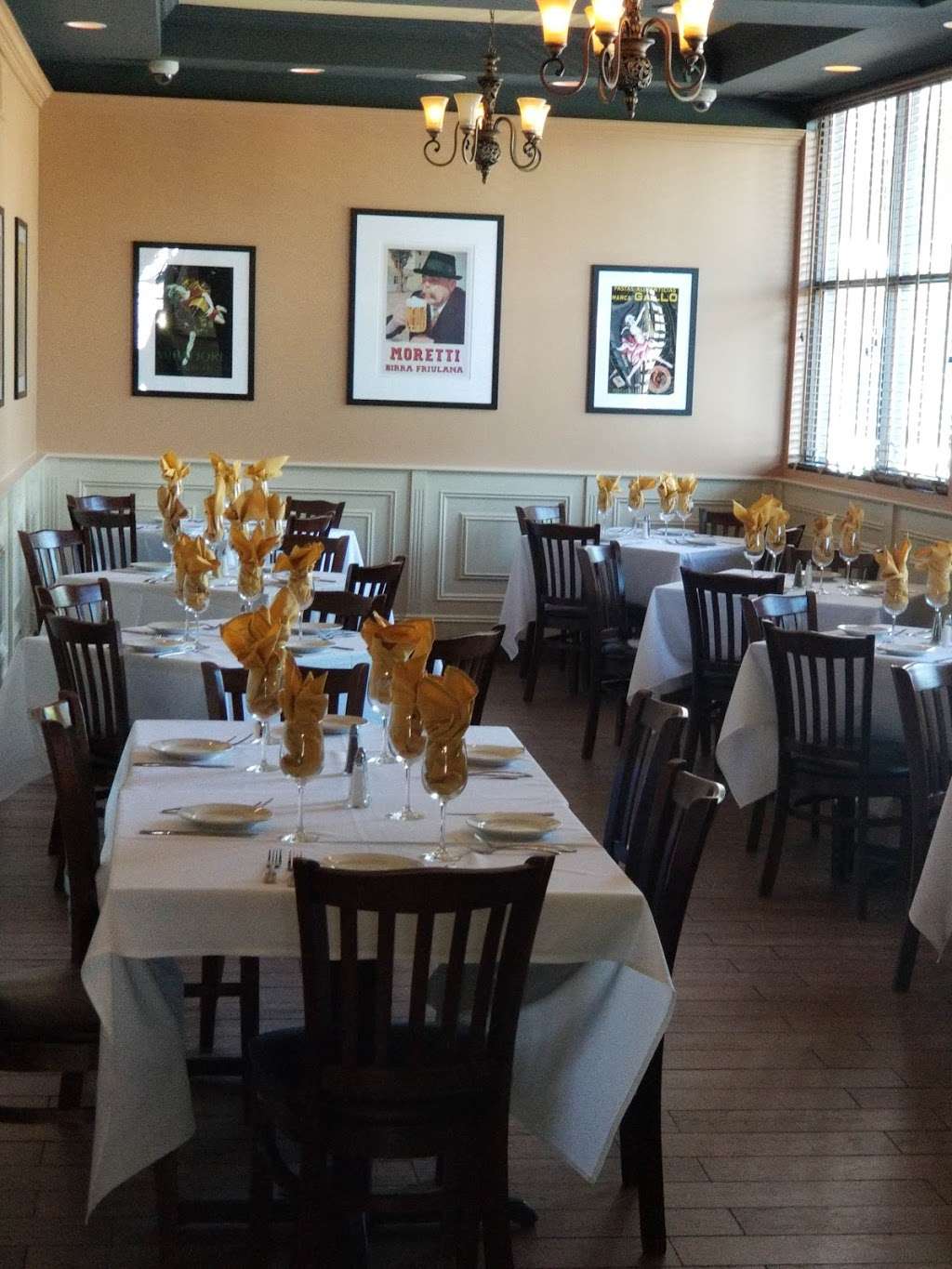 Rosarios Italian Kitchen | 7301 Pulaski Hwy, Baltimore, MD 21237, USA | Phone: (410) 866-6181