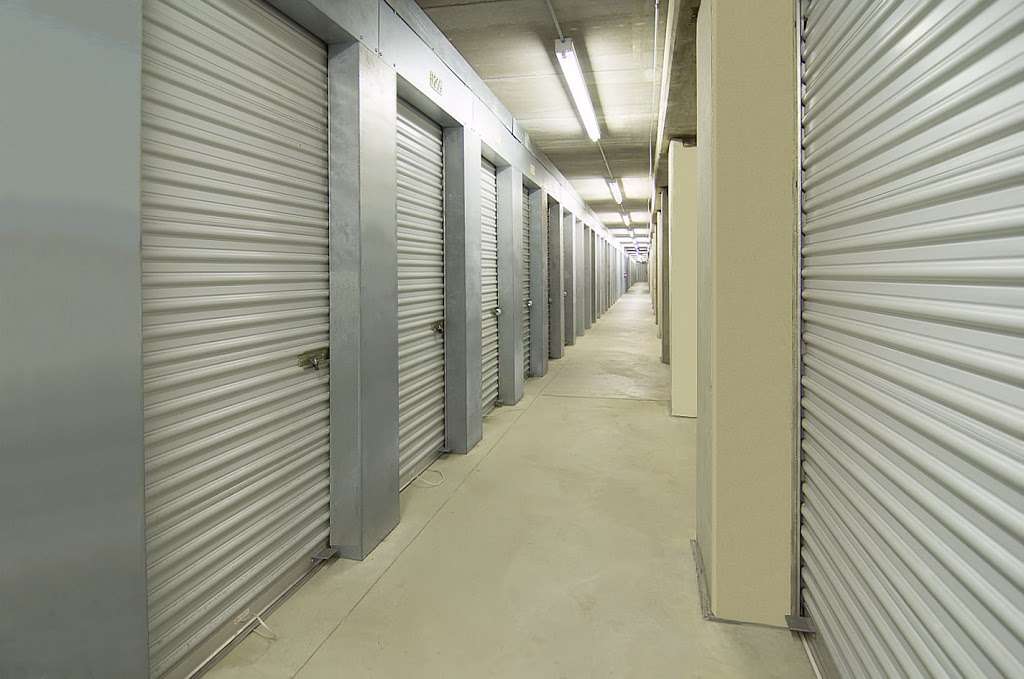 Prime Storage | 2500 E Hintz Rd, Arlington Heights, IL 60004, USA | Phone: (847) 915-3036