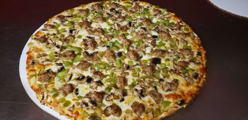 Little Giant Pizza at the beach | 2418 St Lawrence Ave, Long Beach, IN 46360, USA | Phone: (219) 874-4268