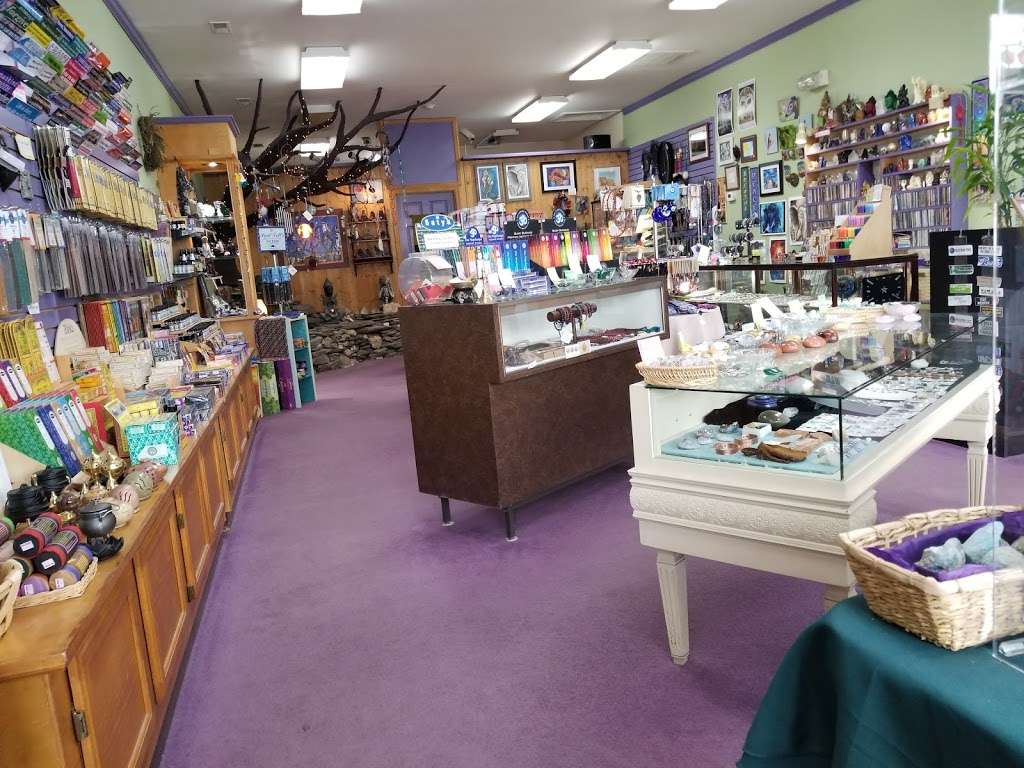 Mountain Mystic Trading Co | 215 South St B, Front Royal, VA 22630, USA | Phone: (540) 635-6318