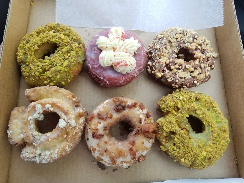 Joe Donut - Niles | 6969 N Milwaukee Ave, Niles, IL 60714, USA | Phone: (847) 596-0125