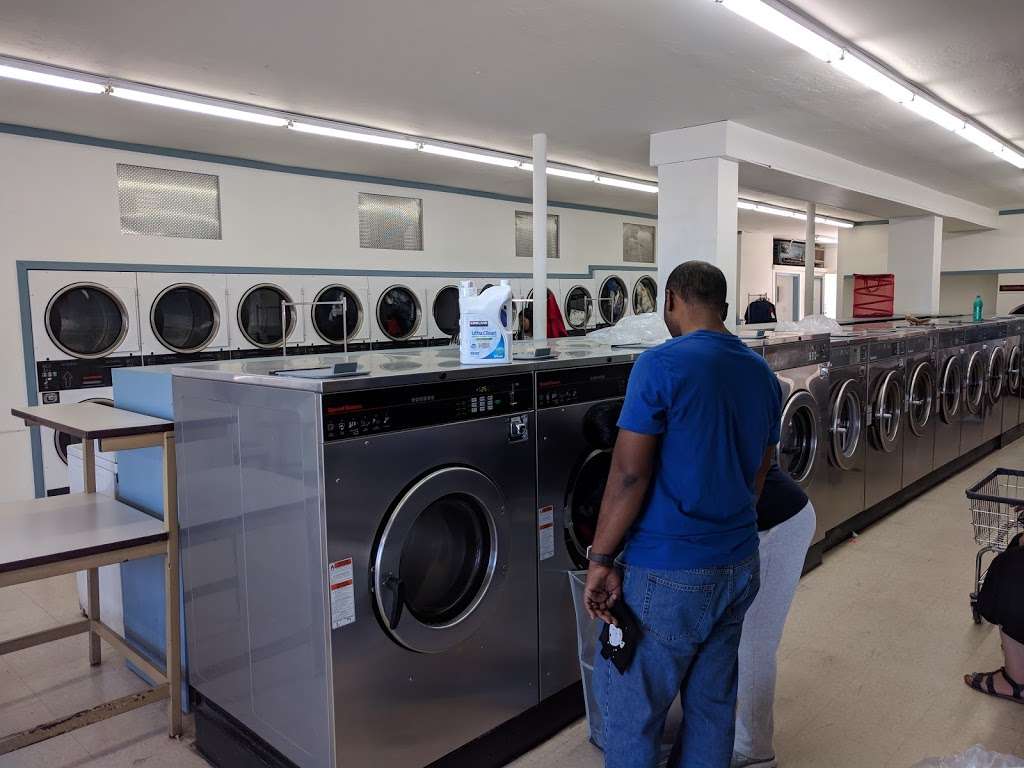 Scottys Laundromat & Wash and Fold Services | 684 N Fair Oaks Ave, Sunnyvale, CA 94085, USA | Phone: (408) 720-0194