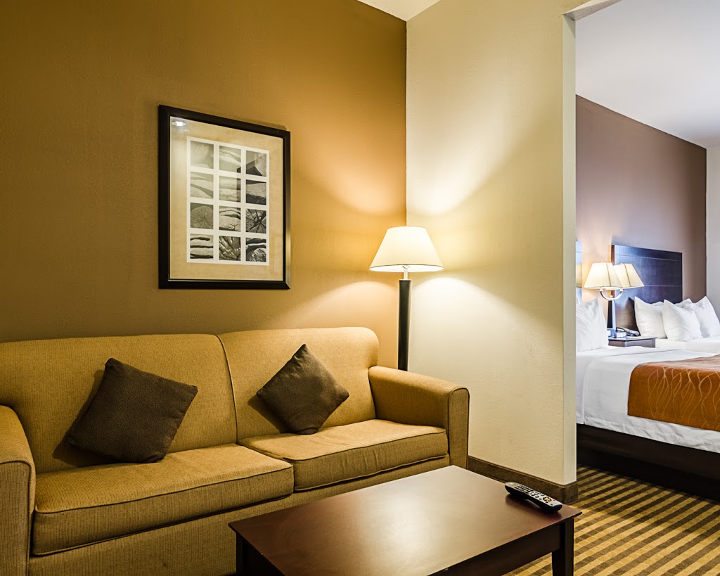 Comfort Inn & Suites Lawrence - University Area | 151 McDonald Dr, Lawrence, KS 66044, USA | Phone: (785) 330-7241