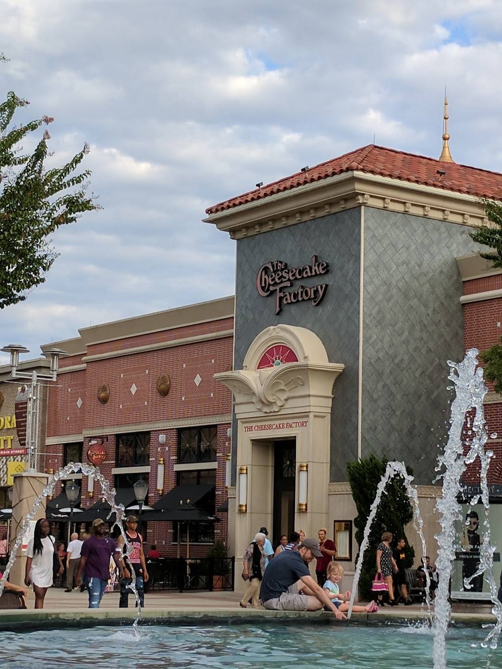 The Cheesecake Factory | 8030 Renaissance Pkwy, Durham, NC 27713, USA | Phone: (919) 206-4082