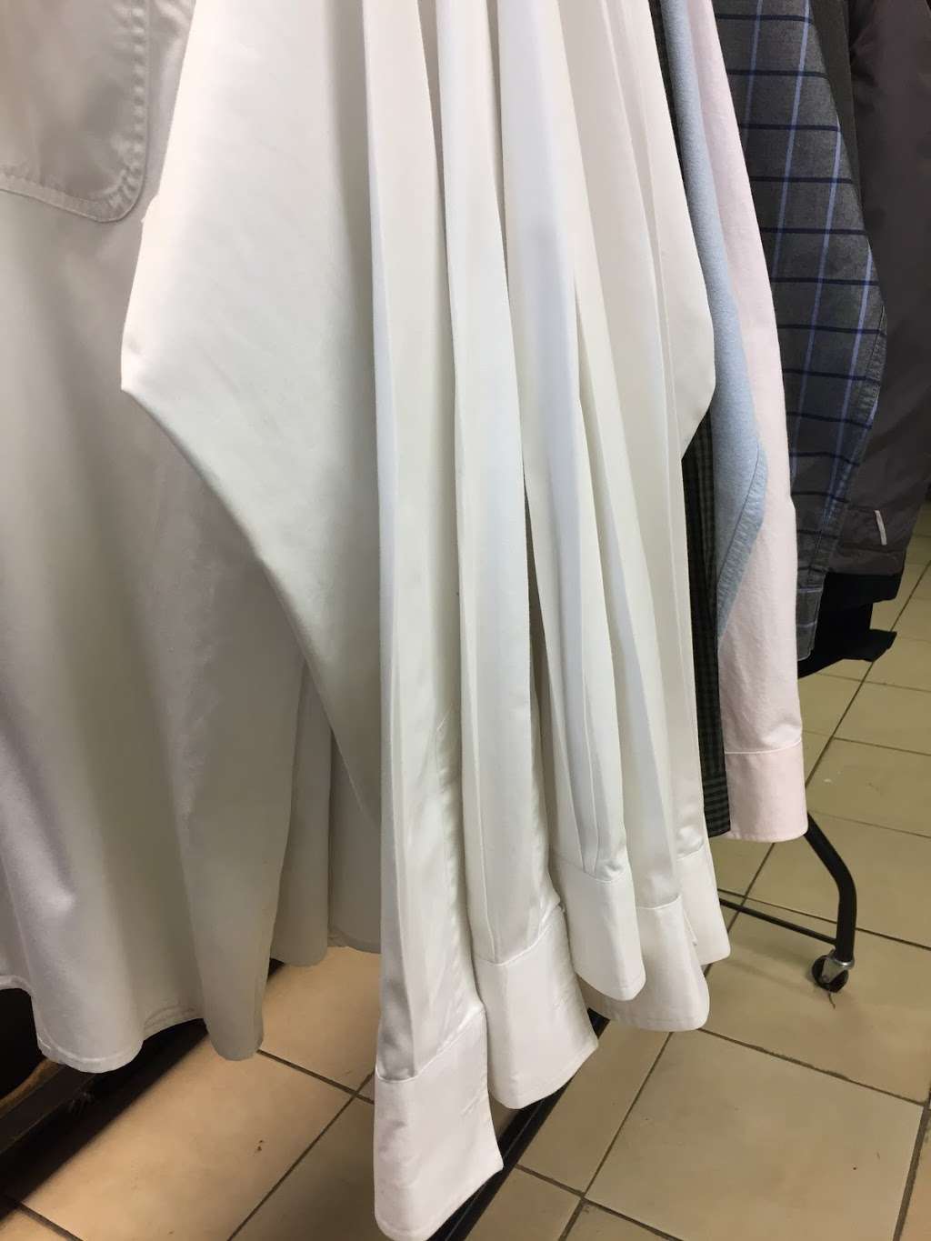 Bullsmoor Dry Cleaners | 253 Bullsmoor Ln, Waltham Cross, Enfield EN1 4SB, UK | Phone: 01992 710200