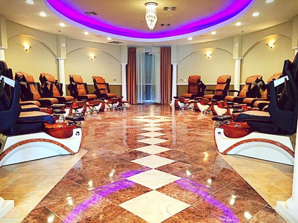 Lavish Nails and Spa | 11951 International Drive South, Suite C1, Orlando, FL 32821, USA | Phone: (407) 778-5000