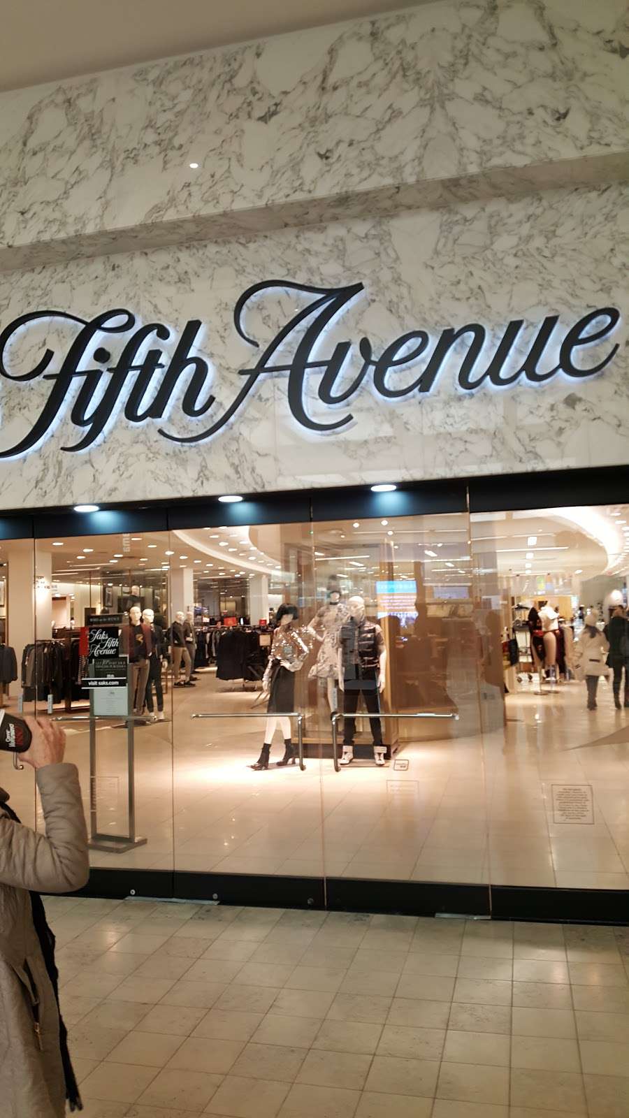 Saks Fifth Avenue | 800 Boylston St, Boston, MA 02199, USA | Phone: (617) 262-8500