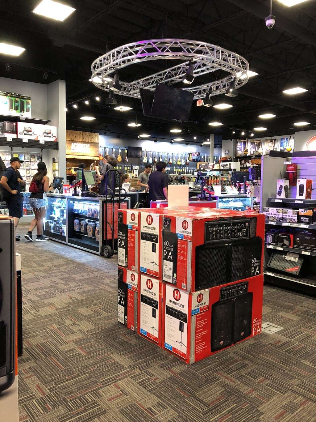 Guitar Center | 2550 Canyon Springs Pkwy Suite A, Riverside, CA 92507, USA | Phone: (951) 413-2951