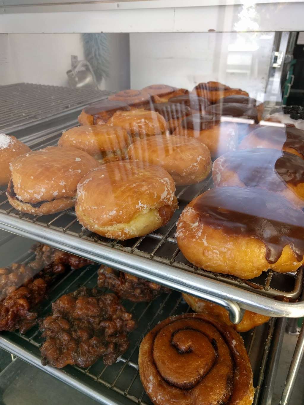 Kims Donuts | 4421 Las Posas Rd, Camarillo, CA 93010, USA | Phone: (805) 484-8374