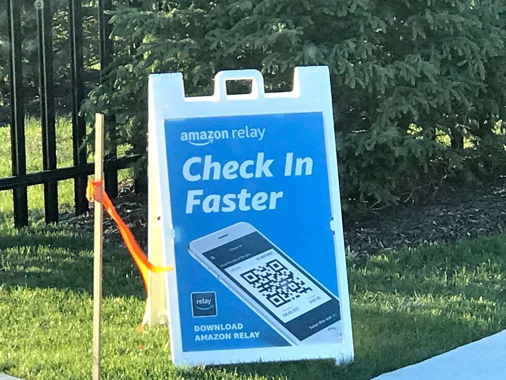 Amazon Fulfillment Center - MDW9 | 2865 Duke Pkwy, Naperville, IL 60563, USA | Phone: (855) 556-6313