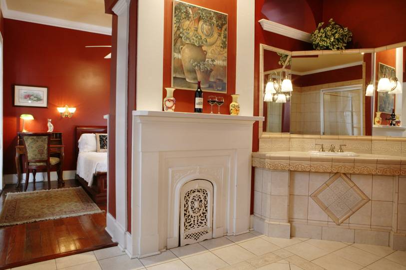 Ashtons Bed and Breakfast | 2023 Esplanade Ave, New Orleans, LA 70116, USA | Phone: (504) 942-7048