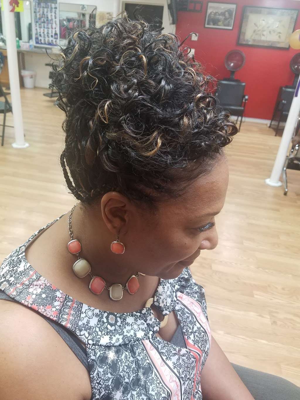 Kadis Hair Gallery 2 | 14849 Build America Dr, Woodbridge, VA 22191, USA | Phone: (571) 491-9196