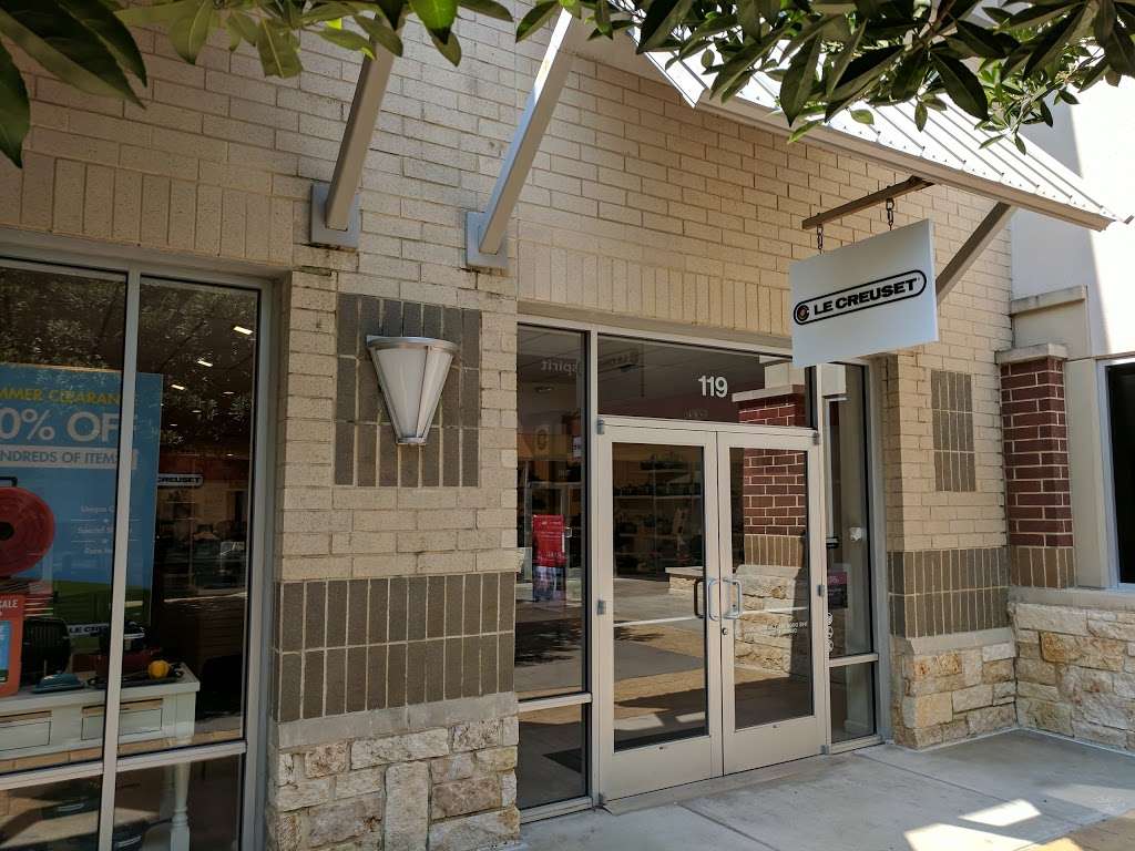 Le Creuset Outlet Store | 29300 US-290 SUITE 119, Cypress, TX 77433, USA | Phone: (281) 256-7356