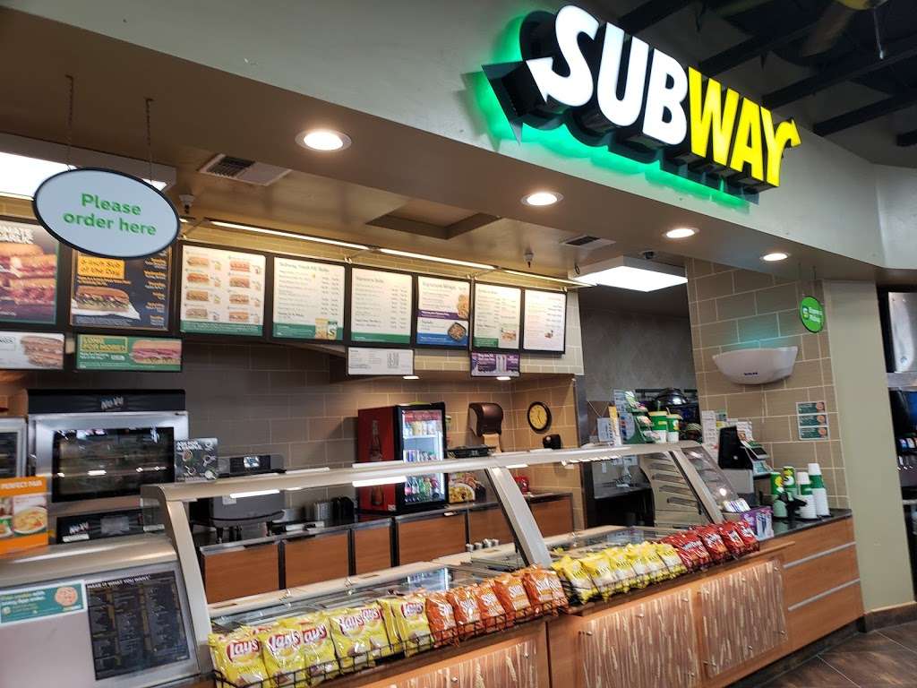 Subway | 8139 E Bear Mountain Blvd, Bakersfield, CA 93307, USA | Phone: (661) 845-8001