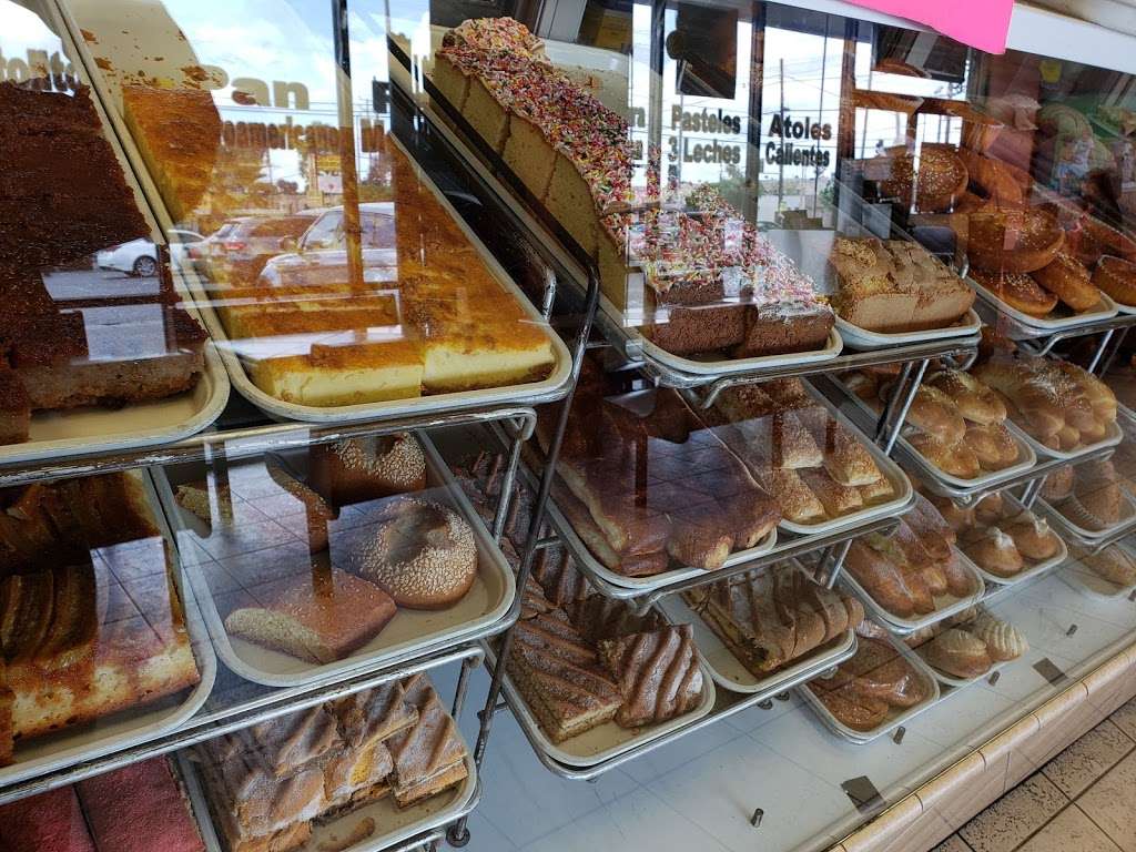 El Carbonero Bakery | 9501 Van Nuys Blvd, Panorama City, CA 91402, USA | Phone: (818) 830-1386