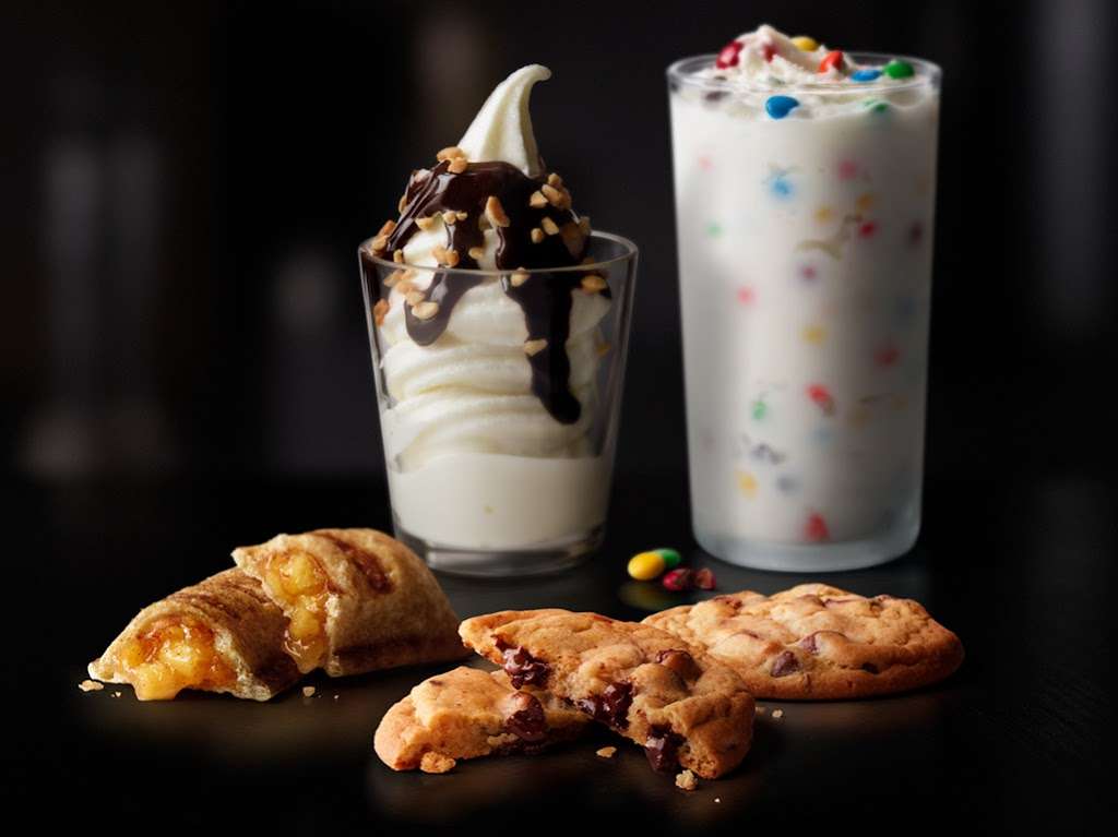 McDonalds | 4275 S 27th St, Greenfield, WI 53221, USA | Phone: (414) 281-4471