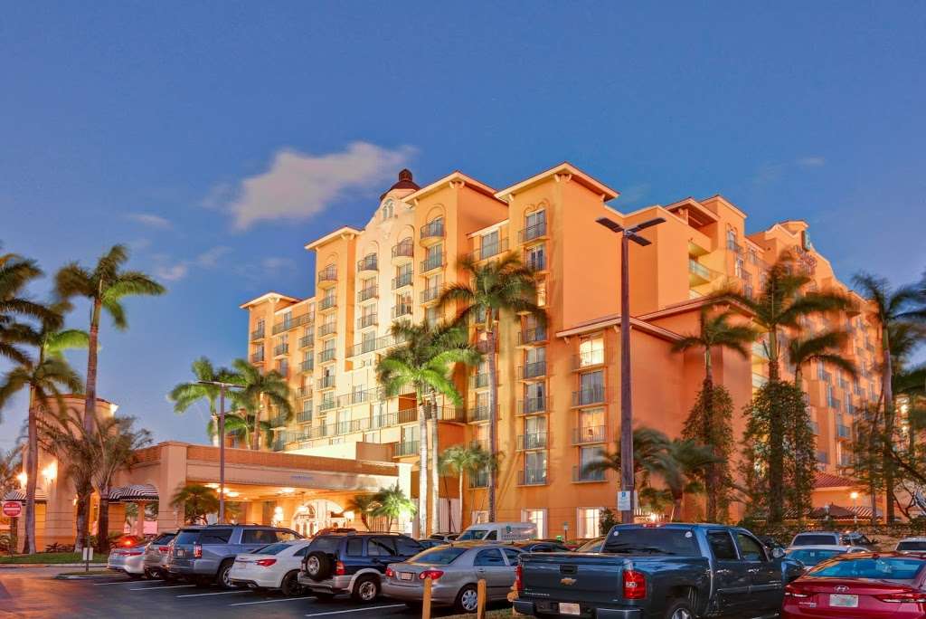 Embassy Suites by Hilton Miami International Airport | 3974 NW S River Dr, Miami, FL 33142, USA | Phone: (305) 634-5000