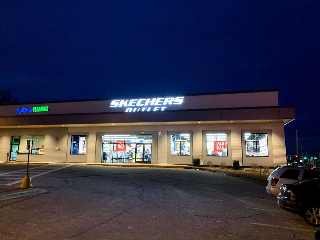 SKECHERS Factory Outlet | 269 Daniel Webster Hwy #A, Nashua, NH 03060, USA | Phone: (603) 888-0278