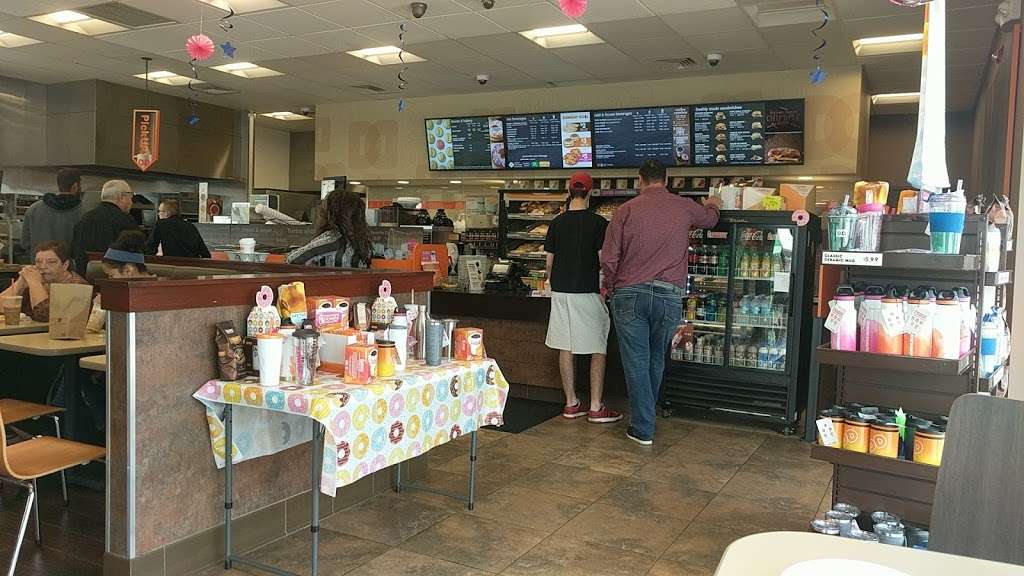 Dunkin Donuts | 10970 Broadway, Crown Point, IN 46307, USA | Phone: (219) 663-1050