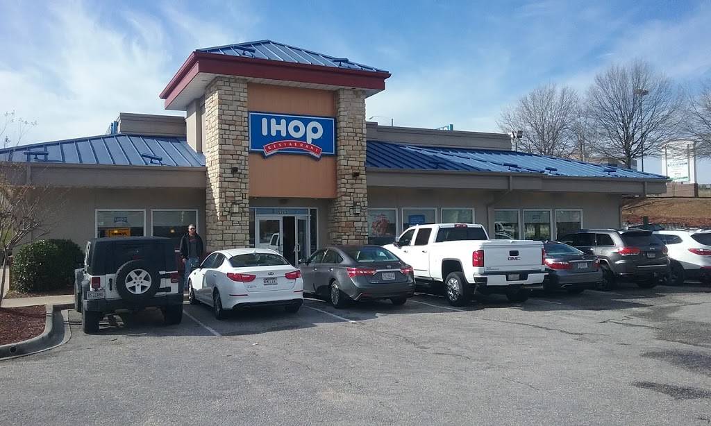 IHOP | 5243 U.S. 280 Brook Highland, Plaza, Birmingham, AL 35242, USA | Phone: (205) 991-4871