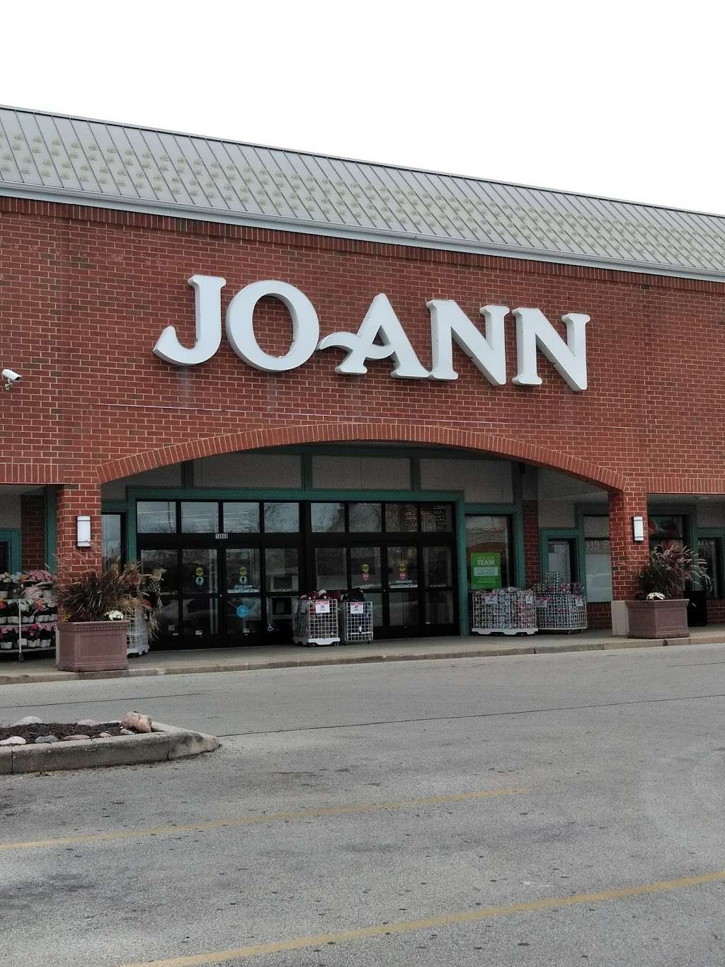 JOANN Fabrics and Crafts | 16800 W Bluemound Rd, Brookfield, WI 53005, USA | Phone: (262) 786-6430