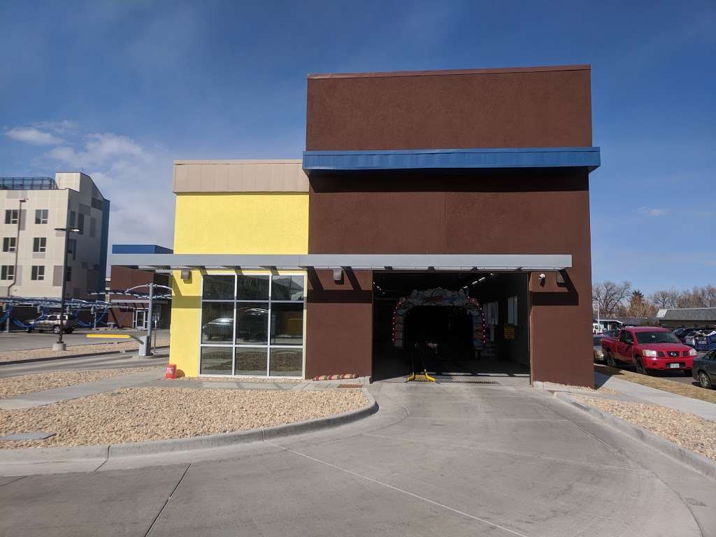 Buckys Car Wash | 5800 W Colfax Ave, Lakewood, CO 80214, USA | Phone: (303) 284-4012