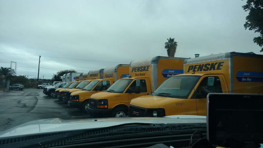 Penske Truck Rental | 3131 Hoover Ave, National City, CA 91950, USA | Phone: (619) 477-1440