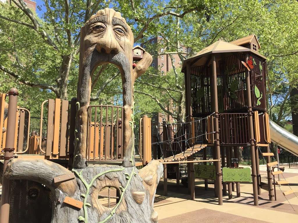 St. Nicholas Playground North | W/s 7 Ave. at W. 130 St., New York, NY 10027, USA | Phone: (212) 639-9675